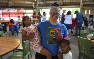 کارمندان UAMS NICU با بیماران سابق ، خانواده های آنها در اتحاد سالانه ارتباط برقرار می کنند کارمندان UAMS NICU با بیماران سابق ، خانواده های آنها در اتحاد سالانه ارتباط برقرار می کنند